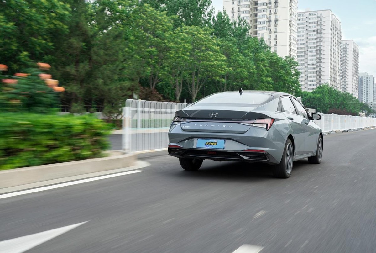 第七代伊兰特运动模式有推背感,伊兰特深度驾驶体验