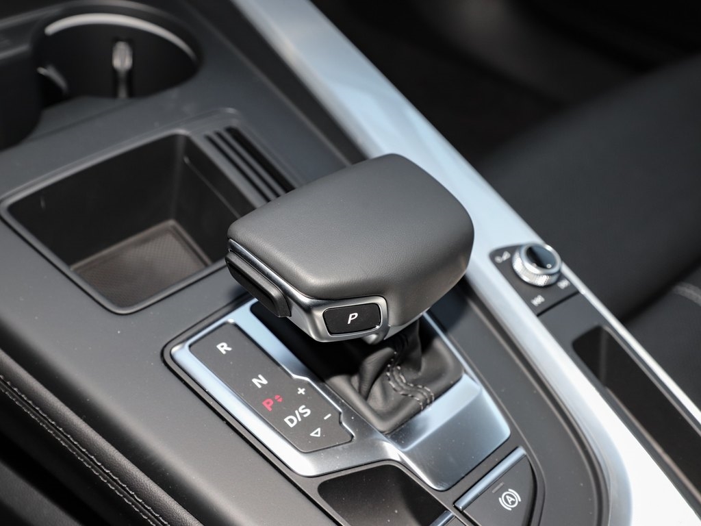 奥迪A4L跌至25.28万，那些“缺芯”加价提车的人后悔了吗？