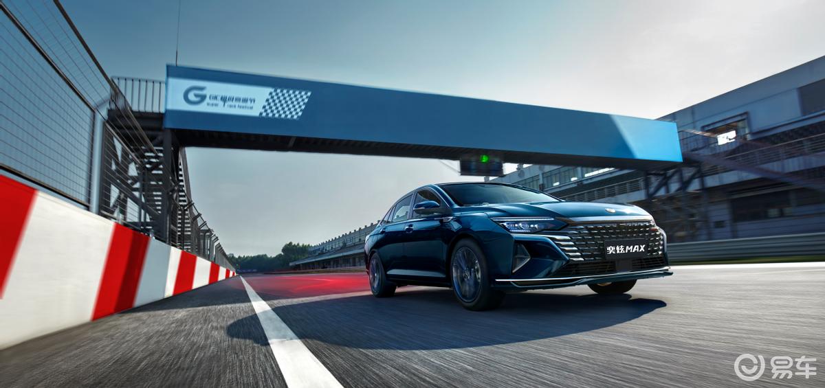 买经济型轿车,买家用轿车