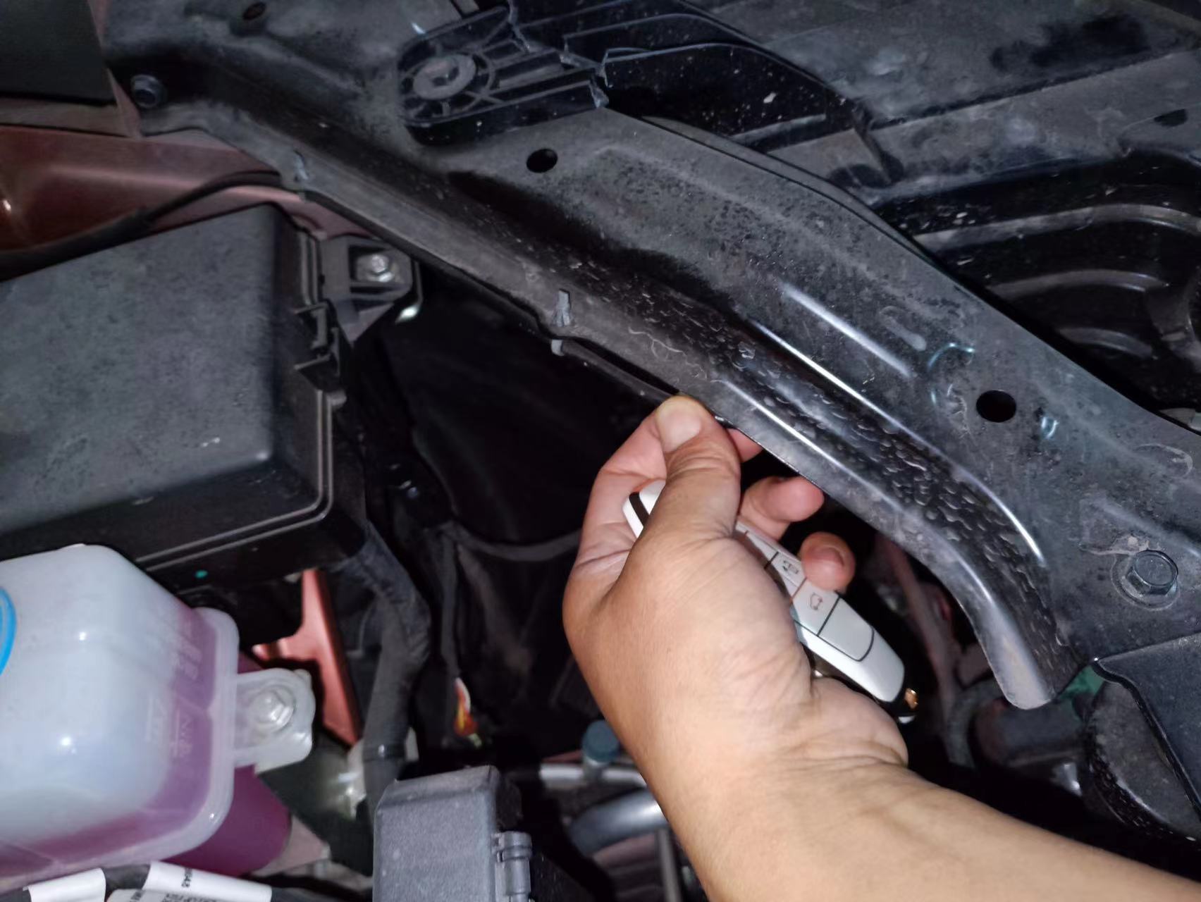 合创汽车钥匙没电了怎么启动车,合创汽车知识