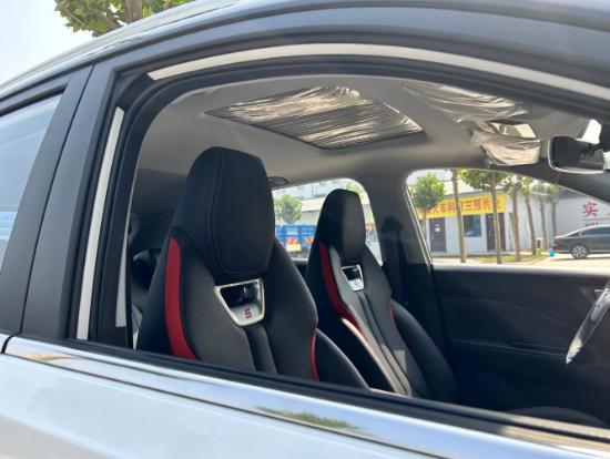 五菱星驰手动豪华型,五菱星驰suv2023款图片