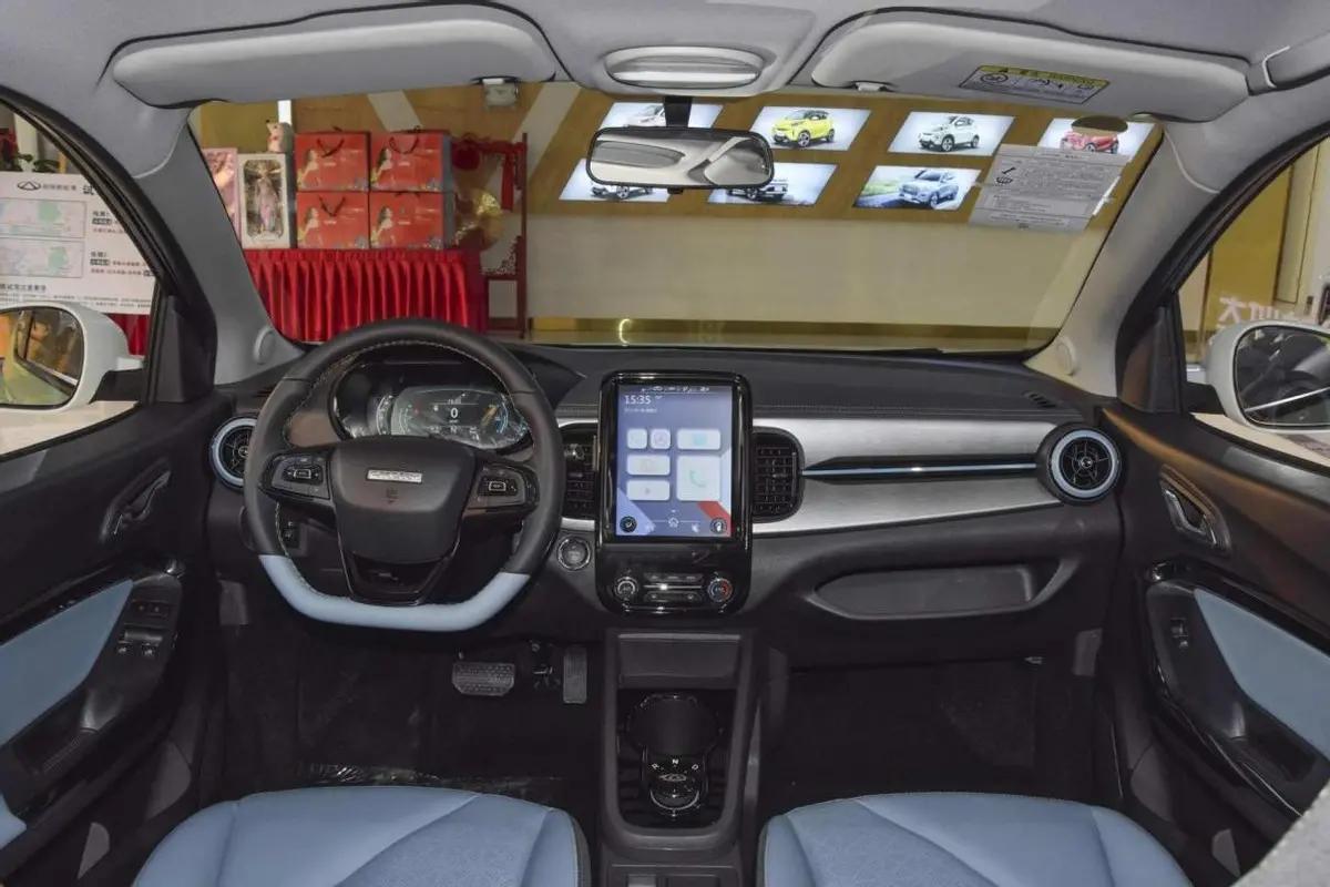 奇瑞小蚂蚁新能源代步车推荐,好看又便宜又不烧油的小车