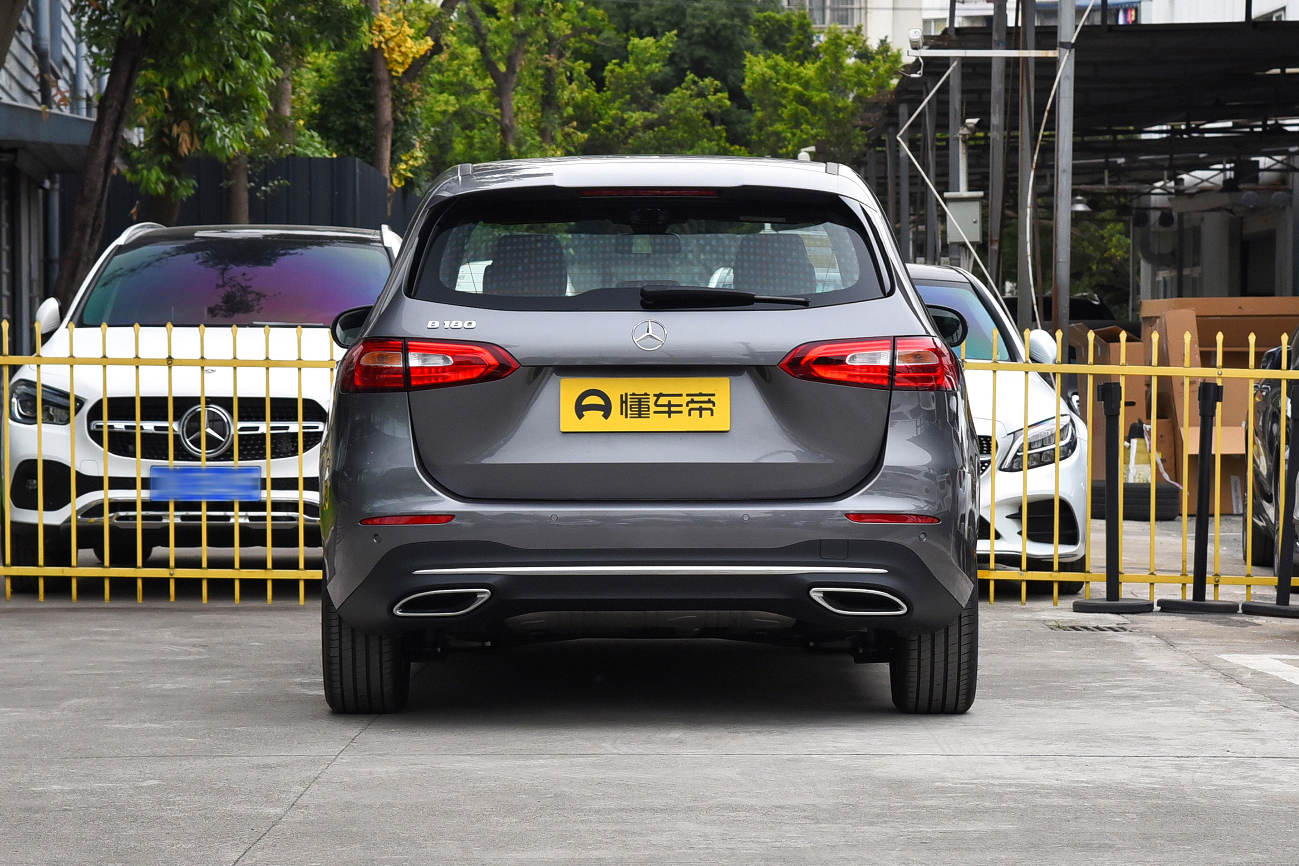 奔驰b级2022款落地多少钱,奔驰b级试驾测评