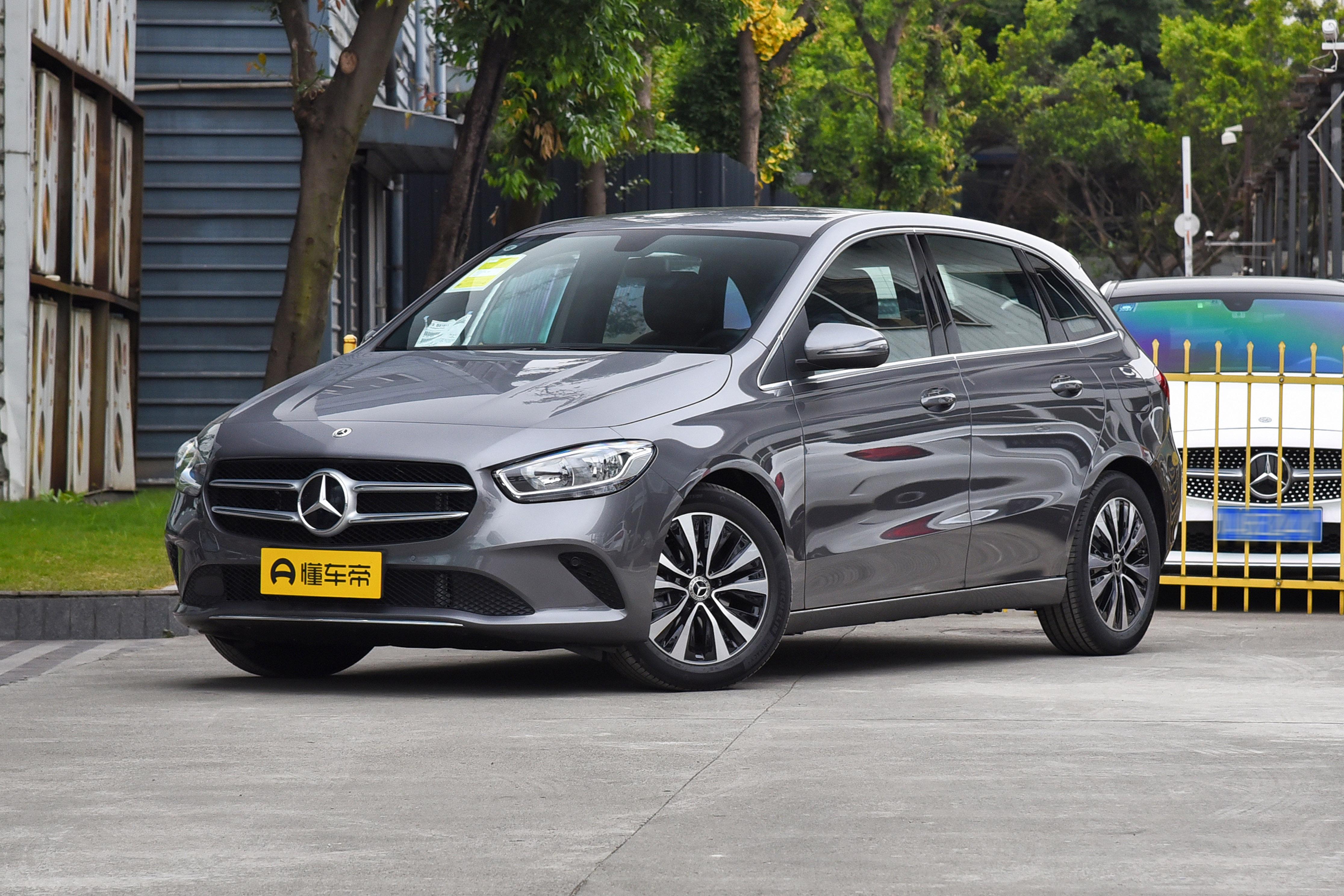 奔驰b级2022款落地多少钱,奔驰b级试驾测评