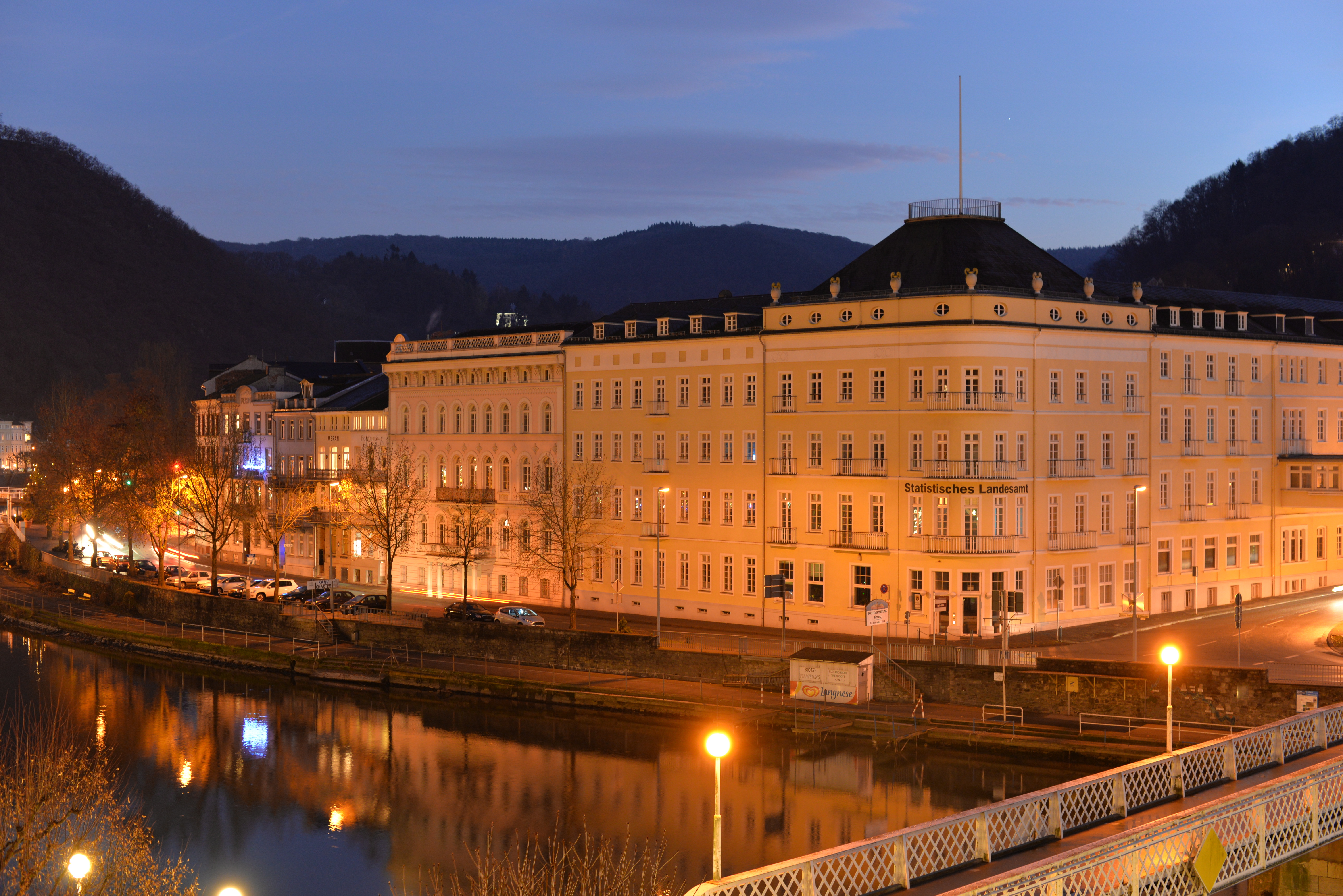 第十一年，银色森林依旧未变，而芭特所爱的人几乎都已离去