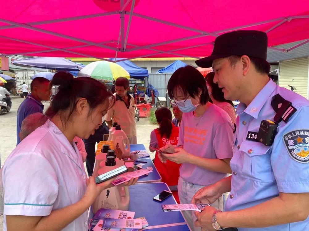 戳戳戳,这群人在惠东挨家挨户、街头摆摊,只为了……