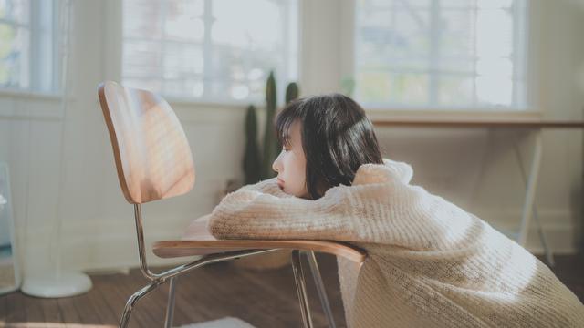 一男子中彩票信守承诺给朋友一半,男子中彩票后彩票还在奖金没了