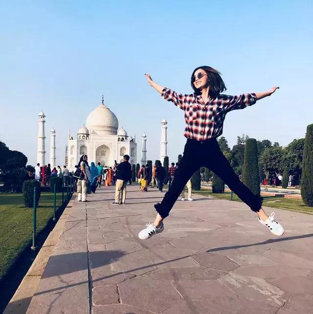 蔡卓妍出道至现今的照片,蔡卓妍出道22年再次站上巅峰