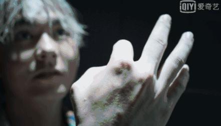 看了第一集就决定追剧,看了一个片段果断追了一部剧