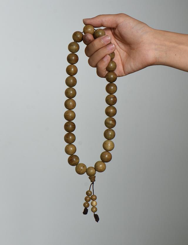 沉香手串珠子颗数的讲究,沉香手串珠子一般多少颗