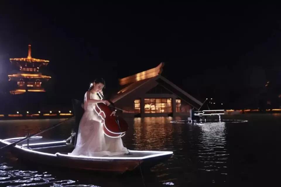 出手不凡电影播放,出手不凡演出现场