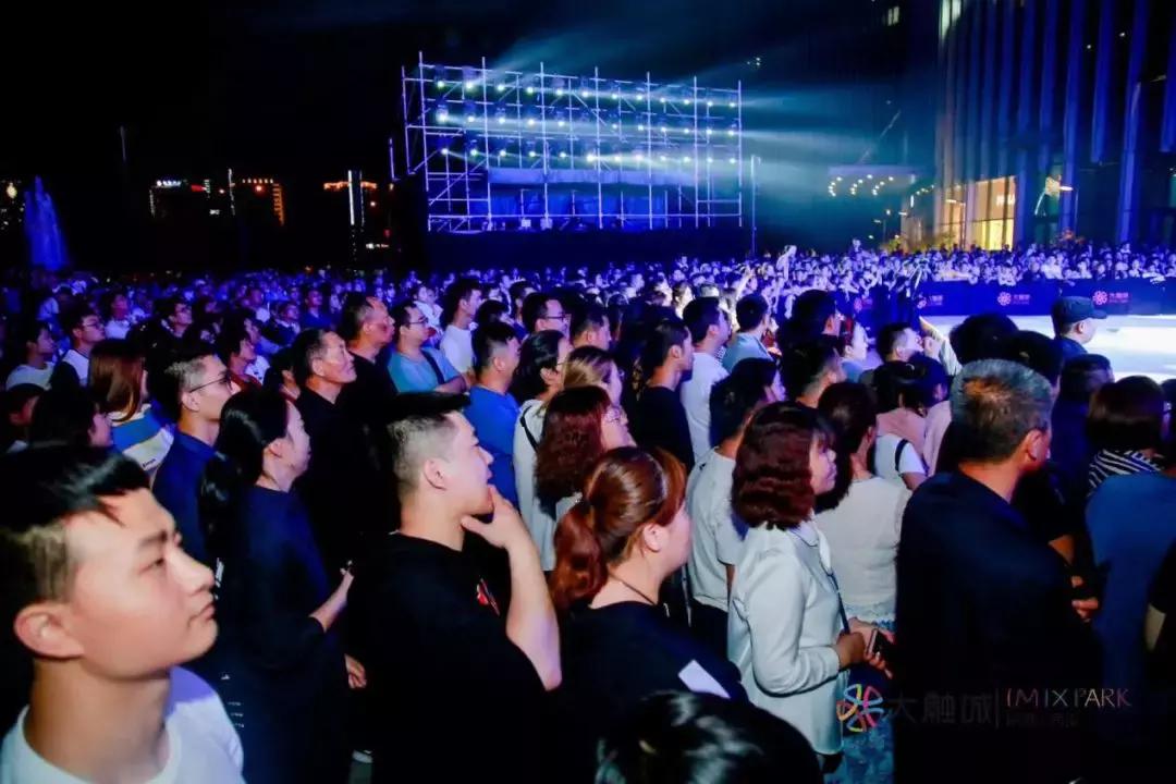 西安大融城化妆品,惊喜化妆品套装