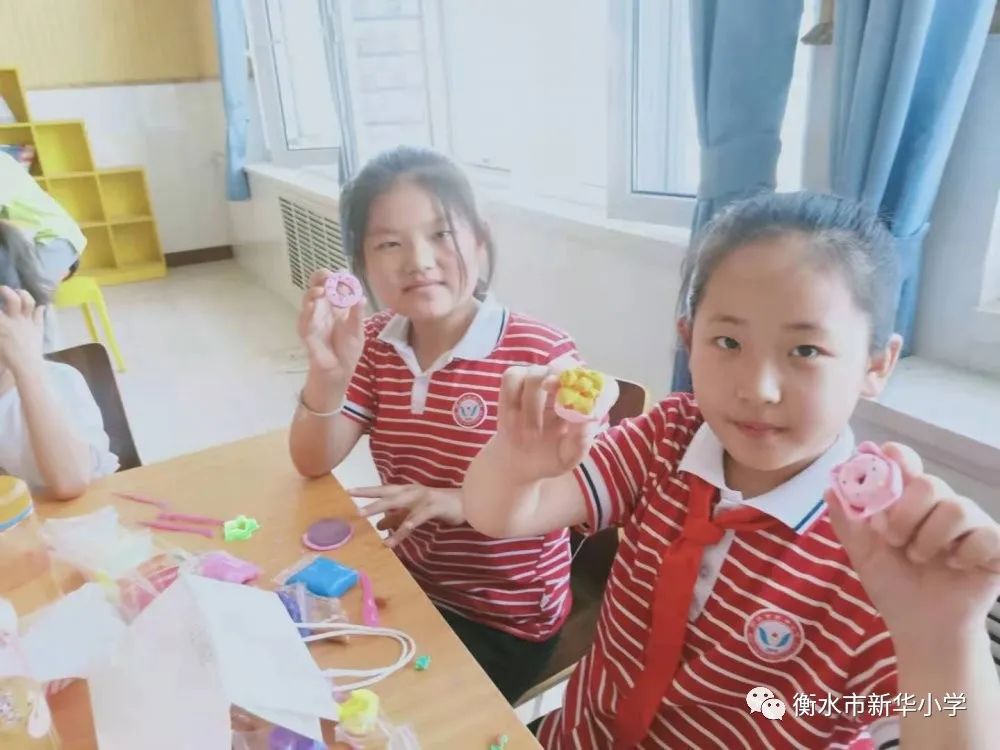 儿童学校兴趣小组,学校有三个兴趣小组共有学生180人