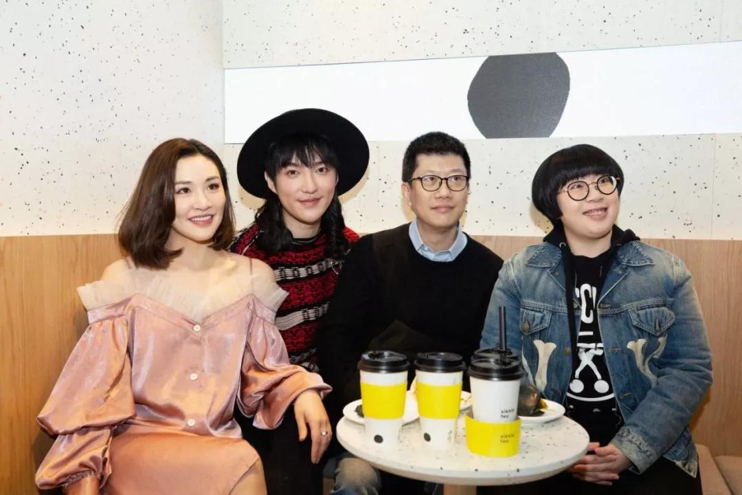 开奶茶店的不止王俊凯!为什么明星都钟爱开一家奶茶店?