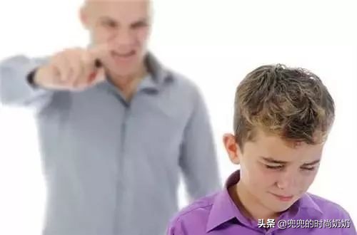 怎么帮助孩子胆小懦弱缺乏自信,孩子自卑不自信家长该怎么引导