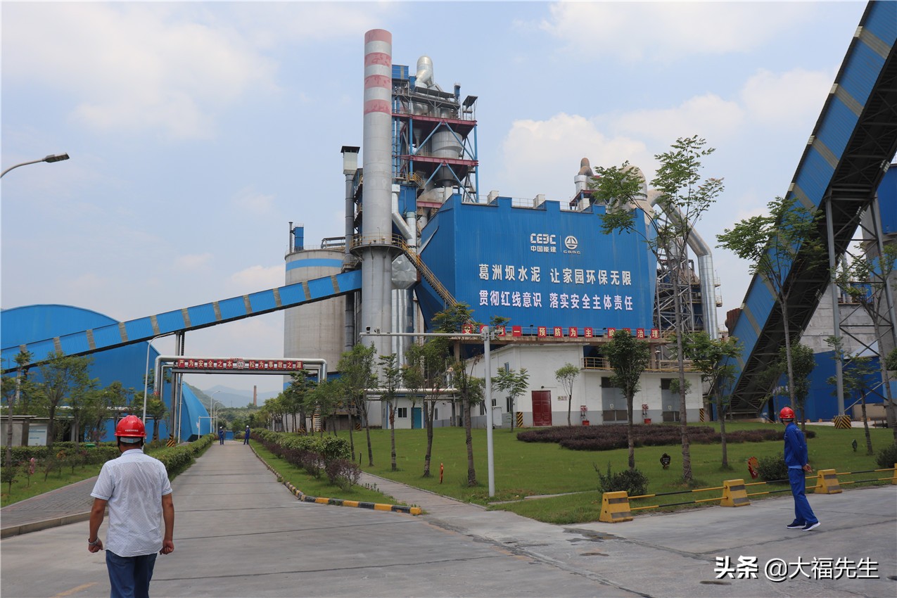 钢铁年代战友重逢,钢铁情怀