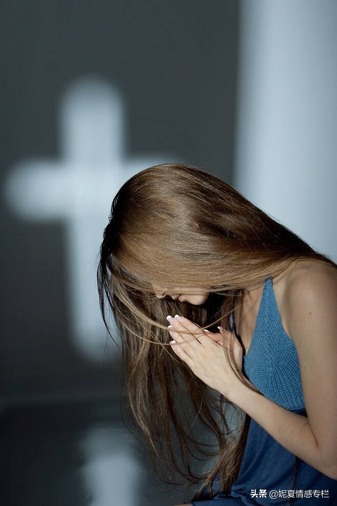 爱上不该爱的人，最好的解决方式，送你五个字