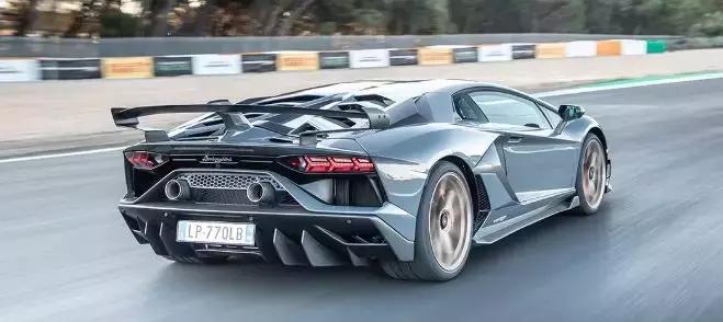 rs6vs保时捷gt2rs,一辆保时捷一套2000平房子