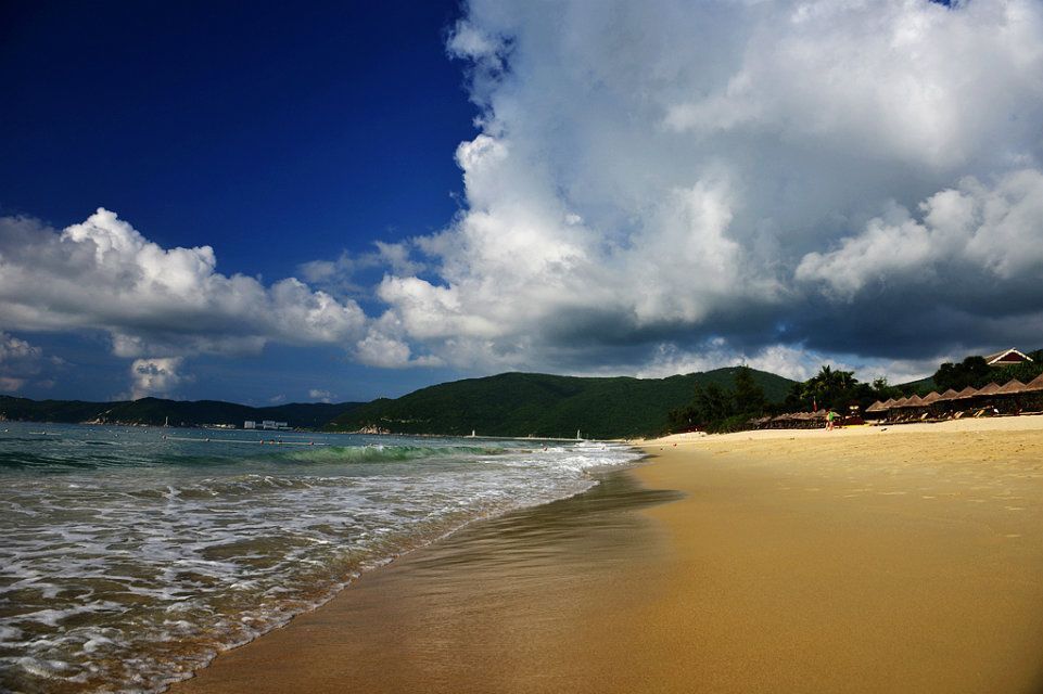 三亚哪里的海景最美,三亚的海边夜景真的很美