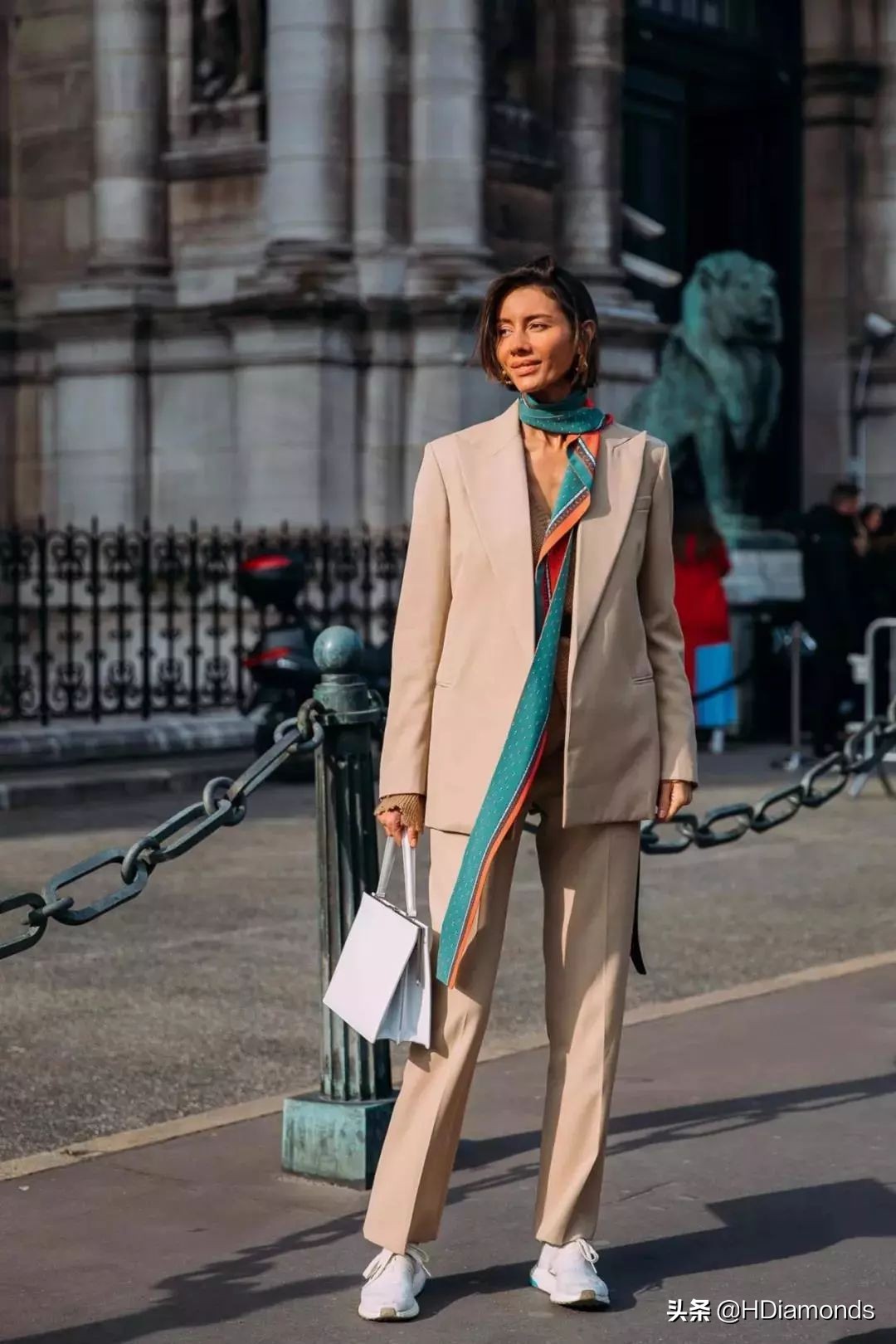 有肚腩该怎么穿衣服,小肚腩突出怎么穿衣搭配