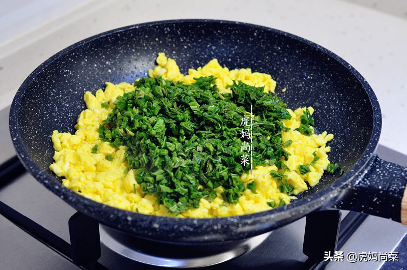 火腿香椿豌豆焖饭,高蛋白香椿焖饭