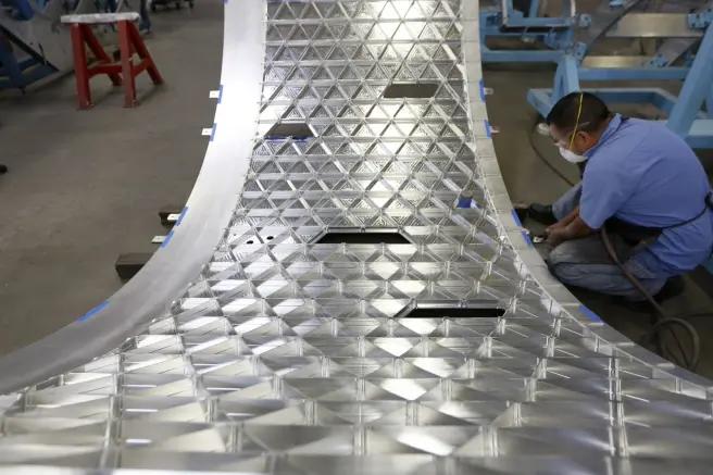 SLS构造分析之大橙罐起飞级，拉伸的航天飞机燃料罐