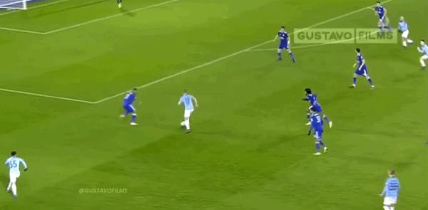 曼城4比1曼联德布劳内庆祝图片,18-19赛季英超曼城德布劳内