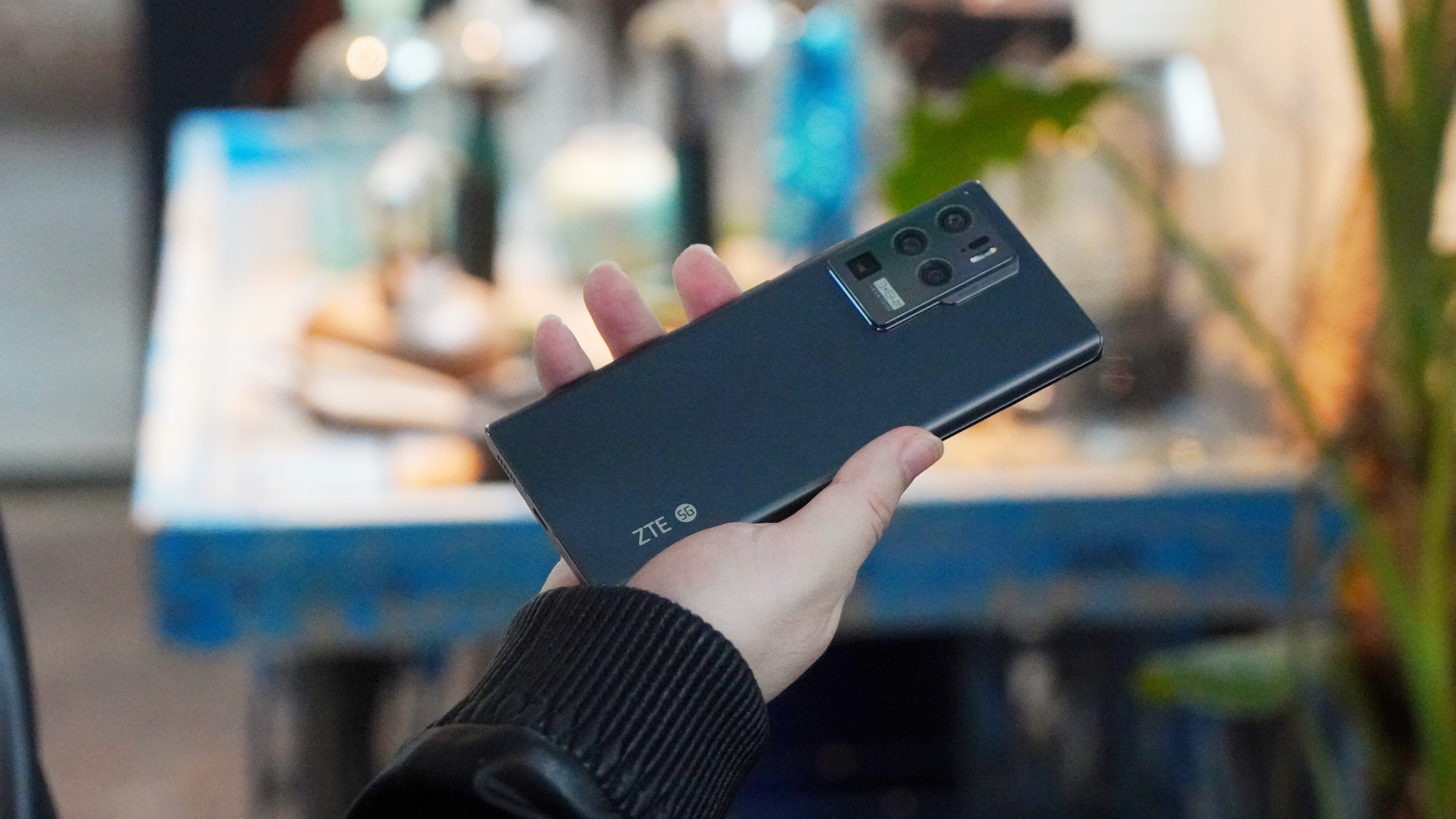 中兴axon30ultra和努比亚z30pro,中兴axon30ultra对比魅族18pro