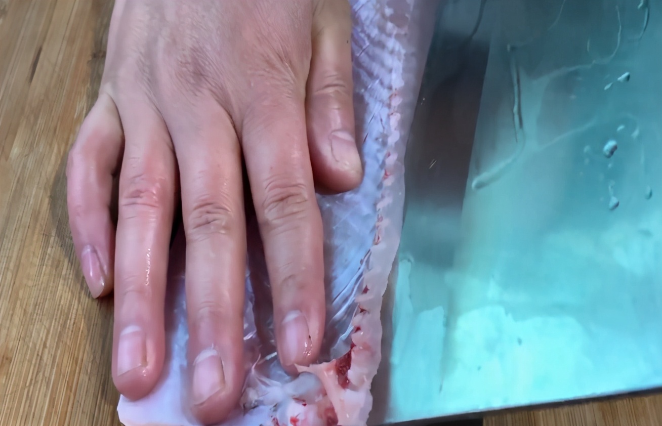 全网最详细草鱼去骨去刺教程,草鱼去刺后有几种做法