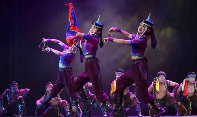 诗经》品读：《简兮》美人原来是*男舞**，古代迷妹也追星