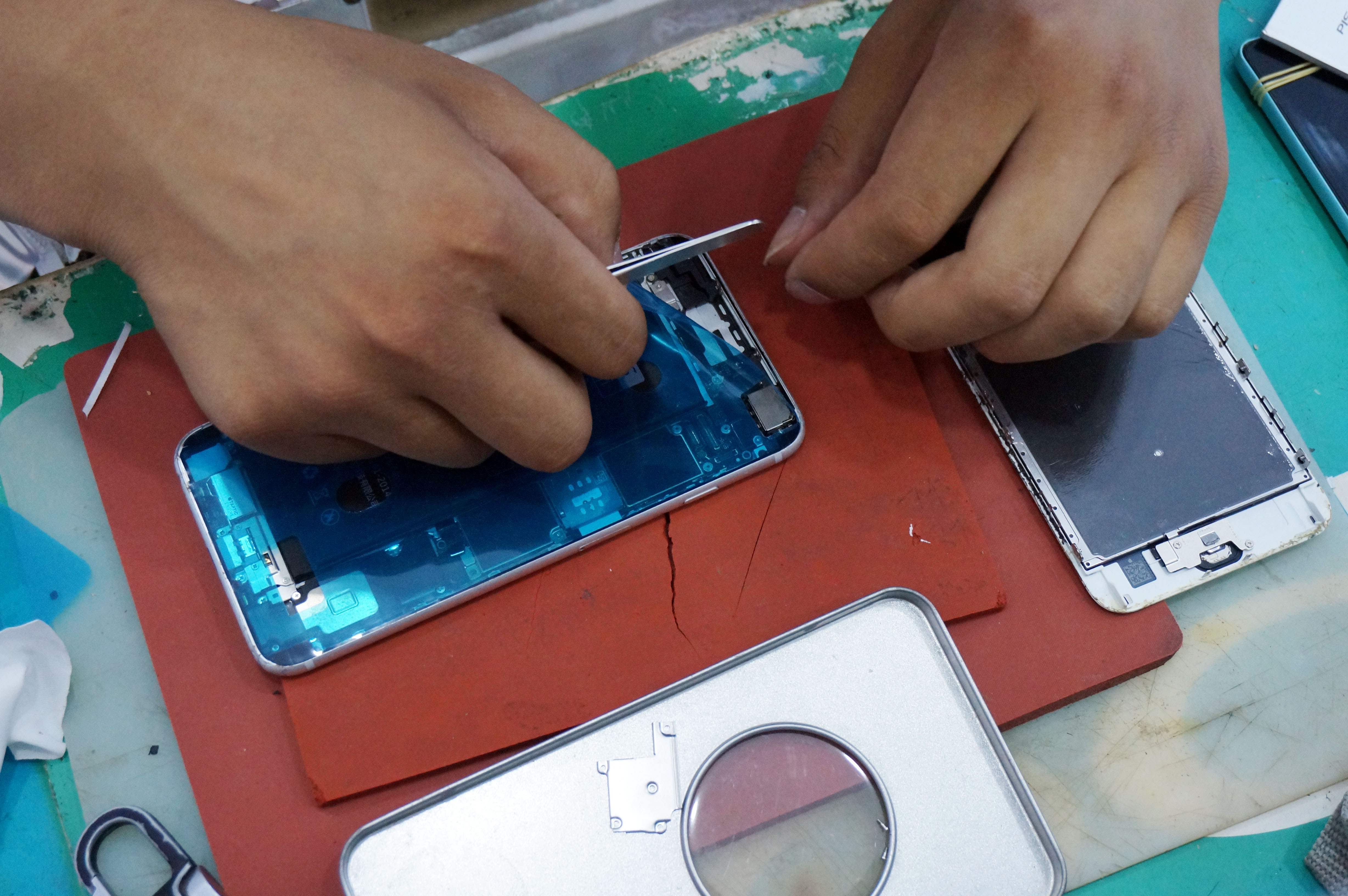 苹果6sp电池换什么品牌电池,苹果6sp高容量电池和原装电池对比