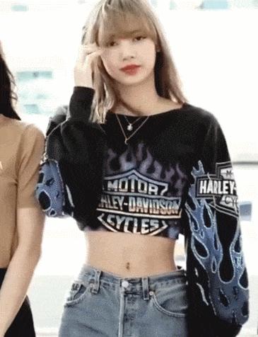 blackpinklisa露脐装,blackpinklisa的神仙颜值