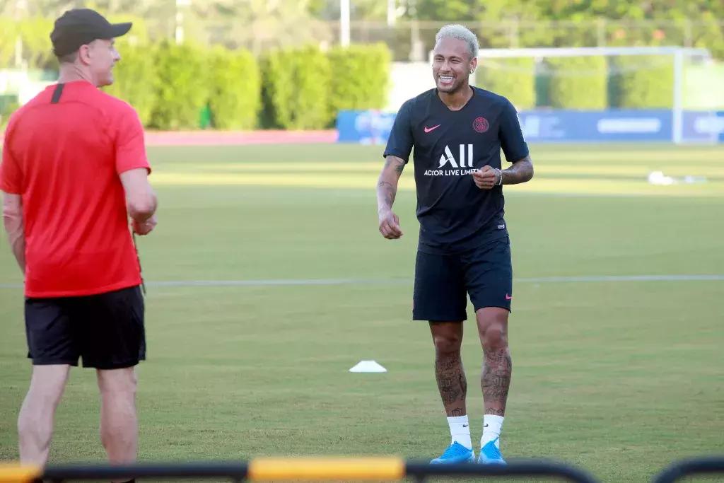 巴黎圣日耳曼抵达伯纳乌,巴黎圣日耳曼姆巴佩射门训练