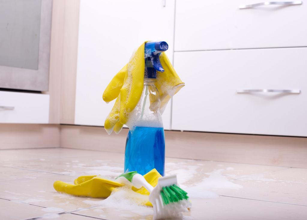 瓷砖地面太脏了怎么清理,地面瓷砖脏了怎么处理