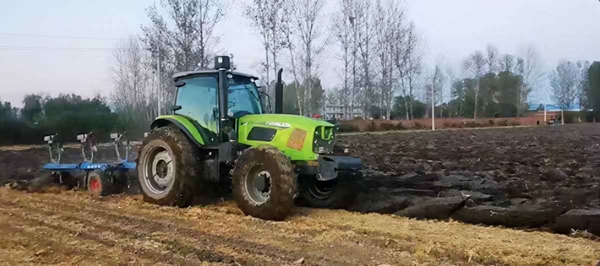 全新中联重科1804拖拉机多少钱,中联重科1804拖拉机补贴完多少钱