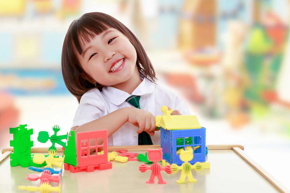 教师节用给幼儿园老师送礼物吗,致敬教师教师节的寄语