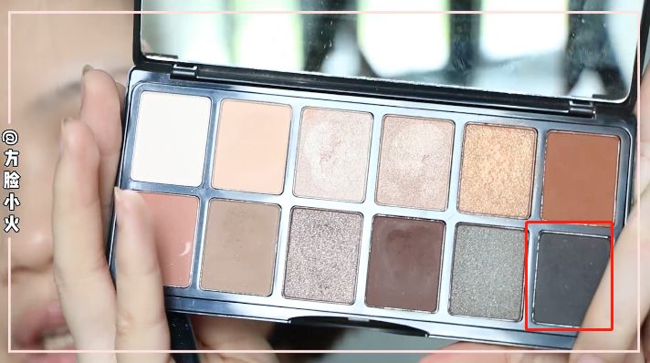 单眼皮内双肿眼泡眼妆小烟熏,内双肿眼泡眼妆烟熏