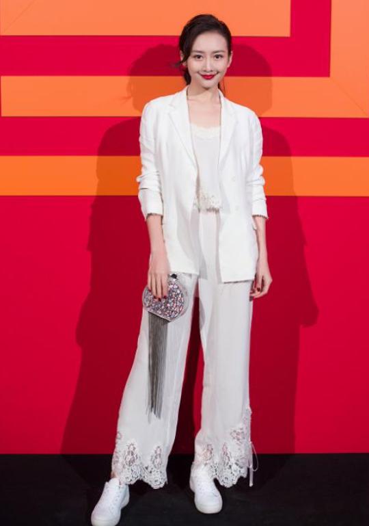 王鸥少女感,37岁王鸥穿什么