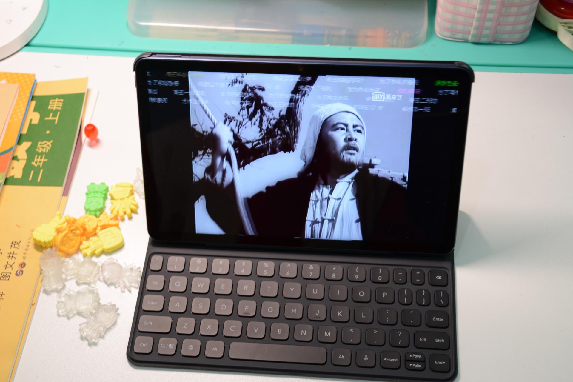 一部经典，给娃一次爱国教育，不能浪费平板电脑的每一个功能