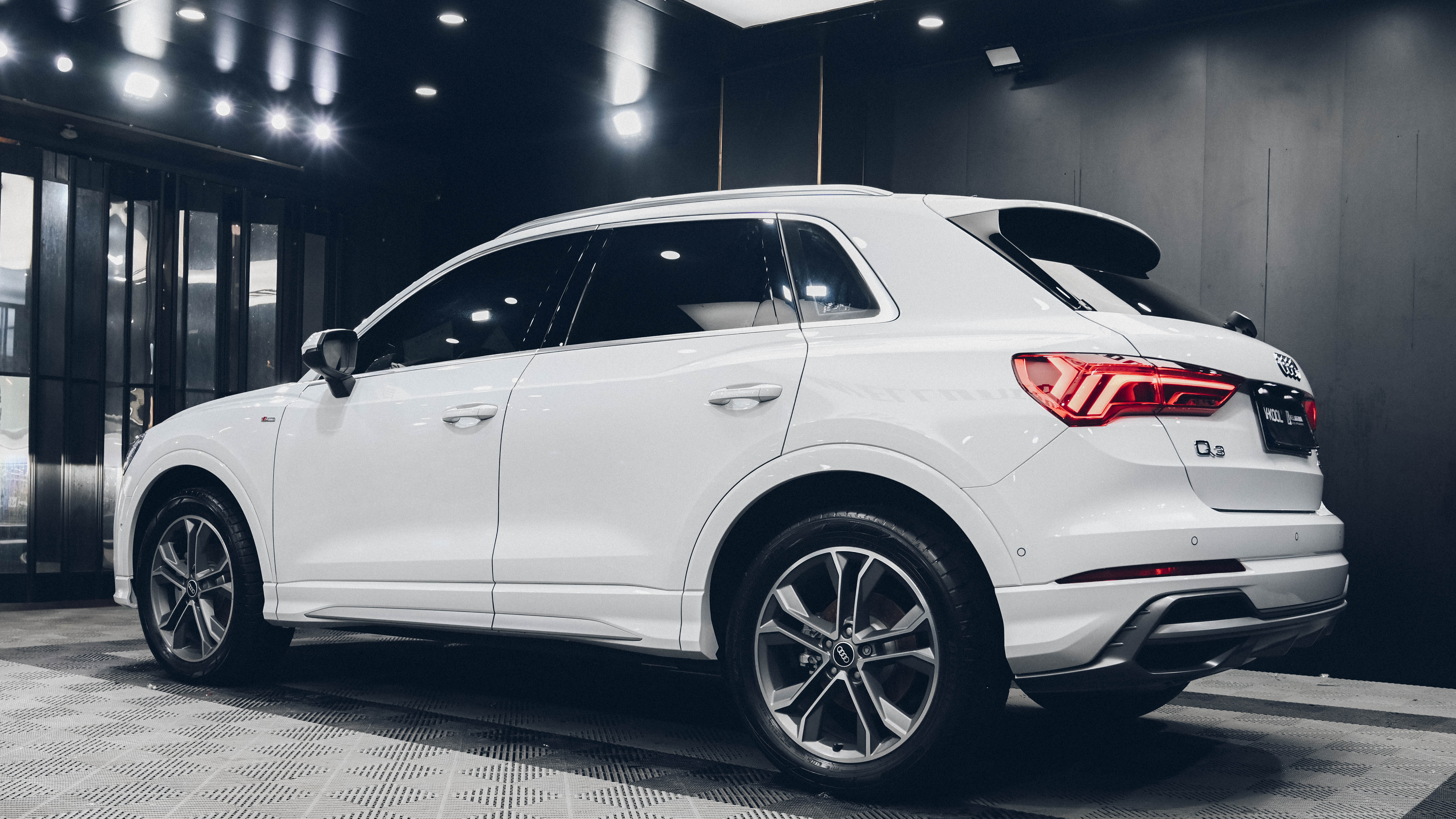 奥迪q3隐形车衣价格2014年,奥迪q3贴xpel隐形车衣多少钱