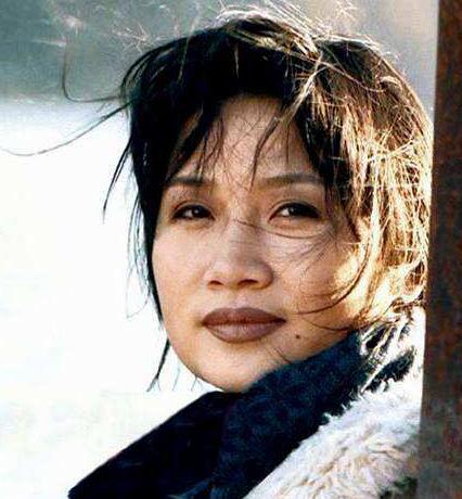 明明一位比一位事业红火，潘虹李娜梅艳芳为何转身选择皈依佛门？