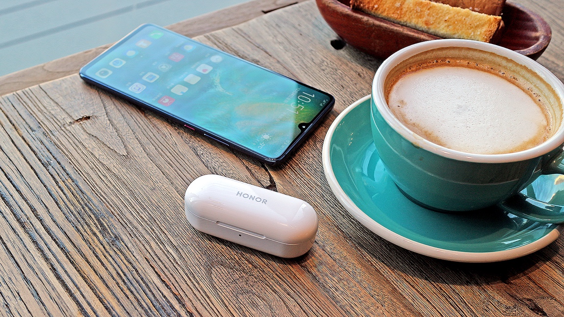 荣耀蓝牙耳机flypods3与青春版,荣耀flypods青春版蓝牙耳机怎么样