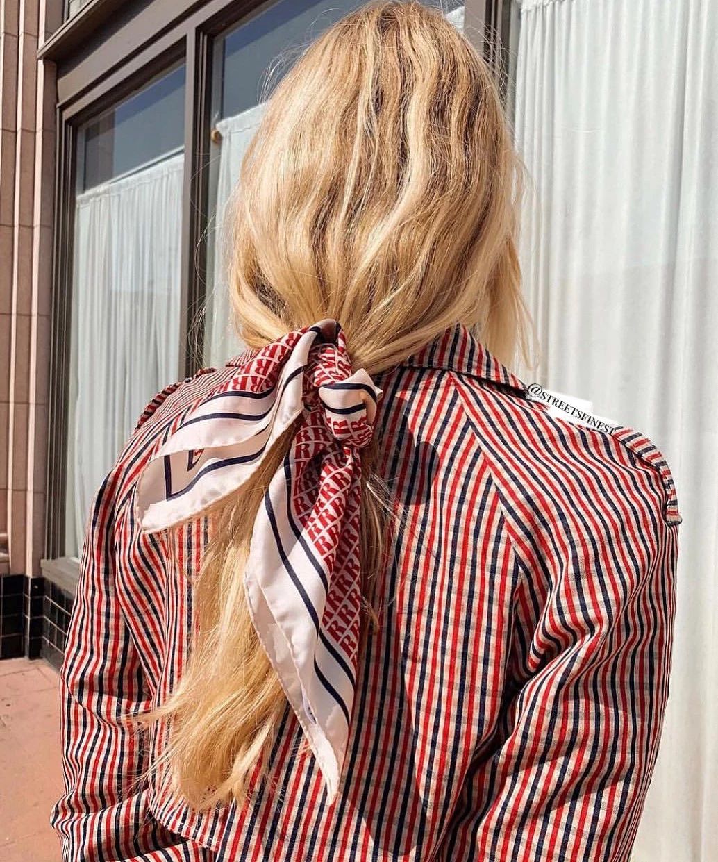 一条丝巾有多种搭配方法,丝巾的十种搭法