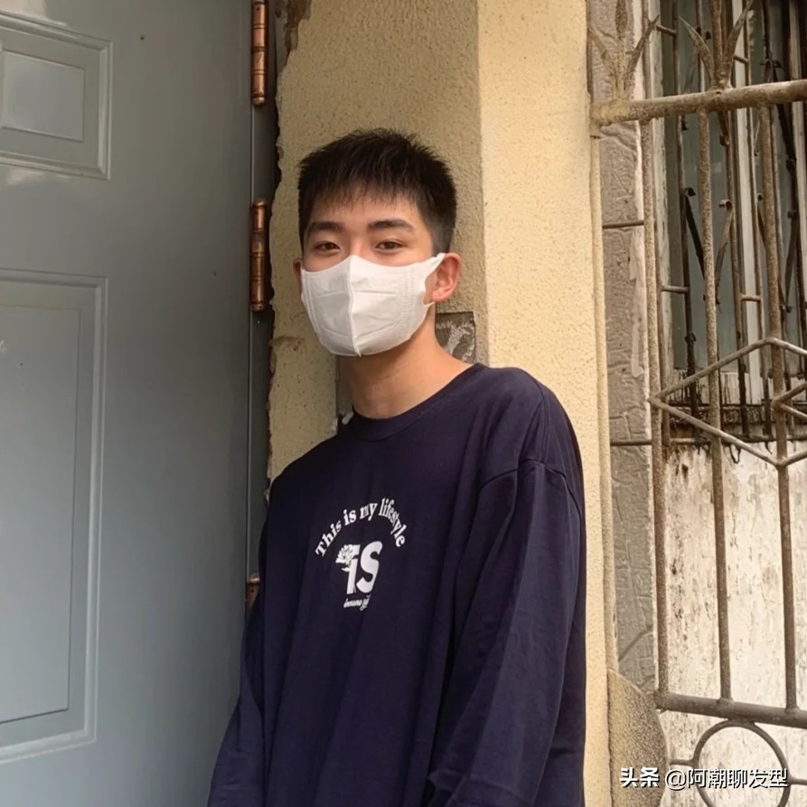 男士发型两边铲光中间留长怎么弄,2020最火短发男寸头两边铲烫发