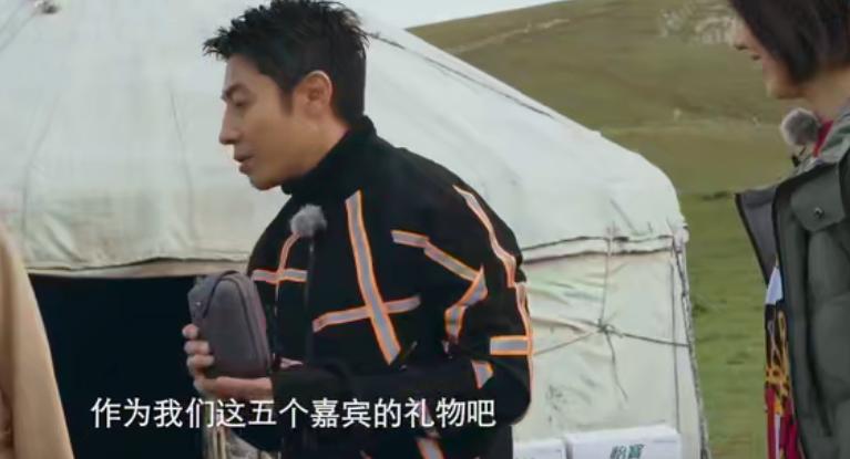 倪萍60岁再入圈，用10年不哭，成为了如今的“国综宝藏”