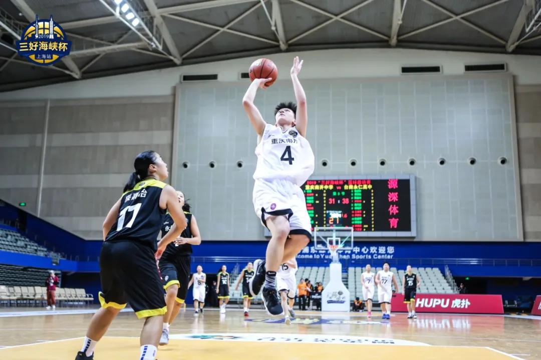 16岁打进国家队，男生与她单打都未必能赢！南开中学伍湘琳