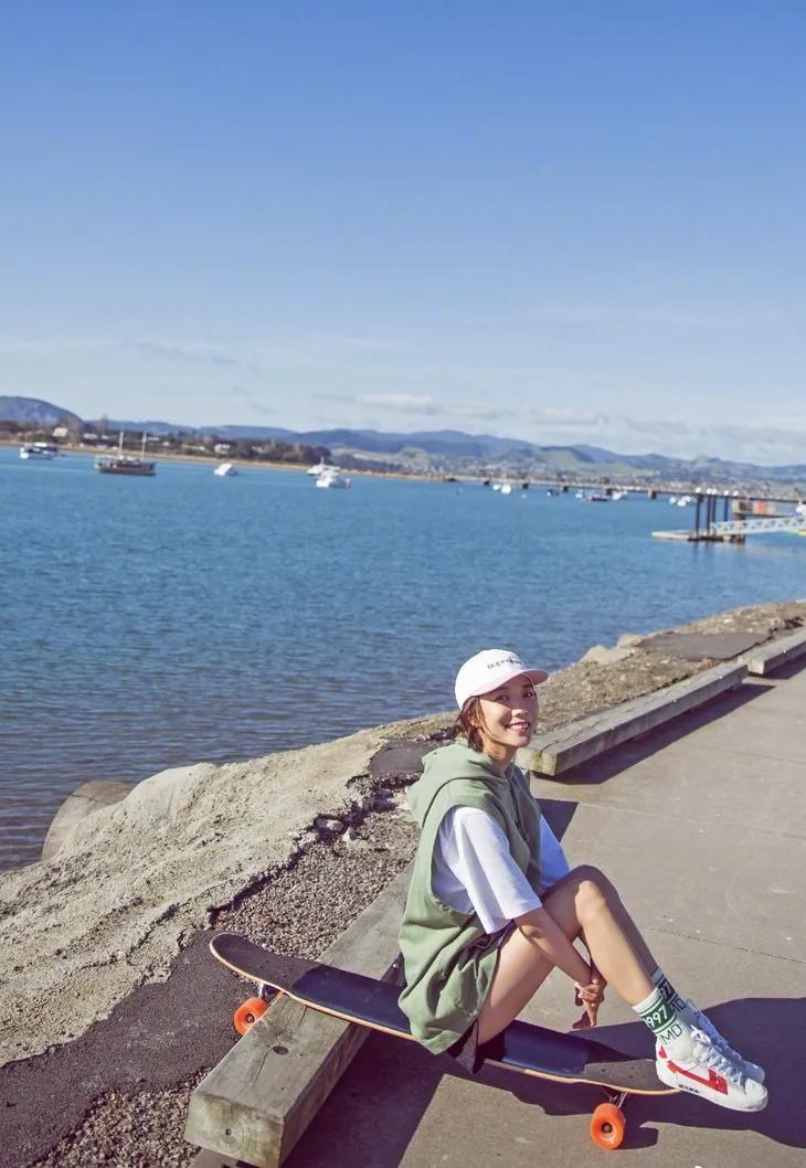 明星们脚上的球鞋，悄悄变贵了