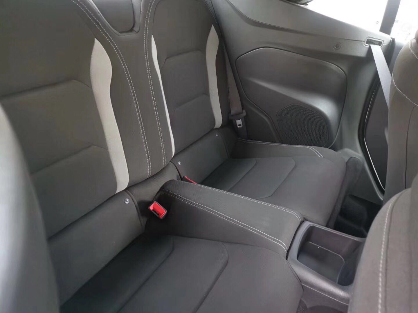 雪佛兰科迈罗四座敞篷天津港价格,雪佛兰科迈罗zl1黑武士敞篷