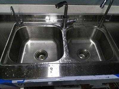 橱柜台面人造石好还是不锈钢好,橱柜用人造大理石台面还是石英石