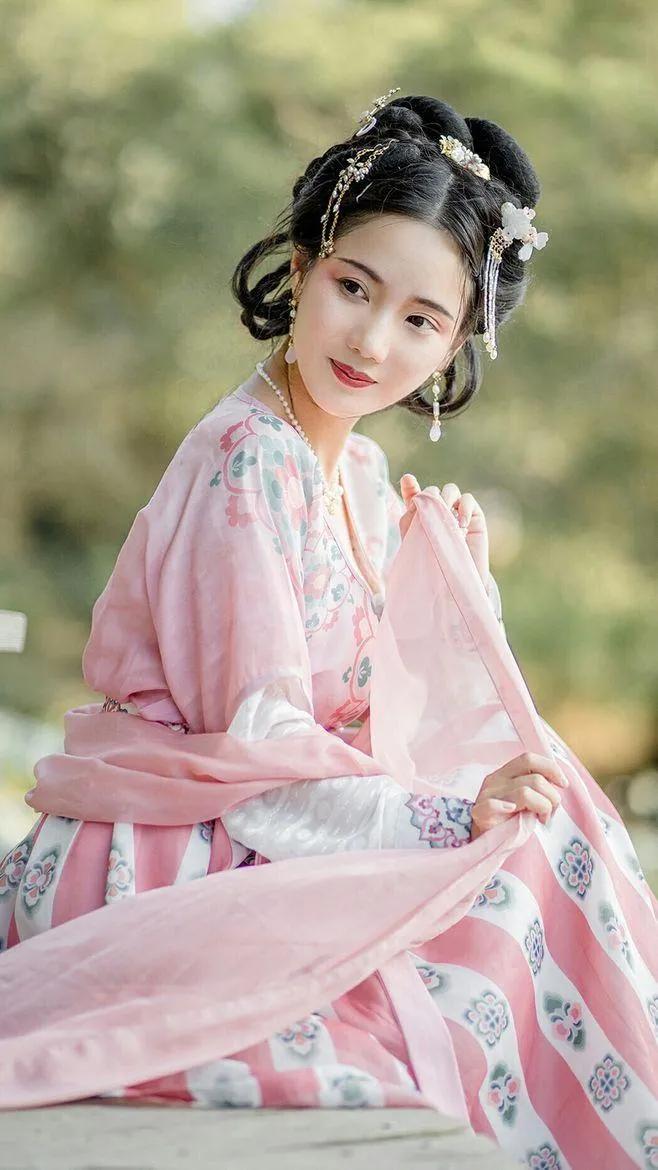 聊斋鬼故事视频模板,聊斋吊死鬼故事全集